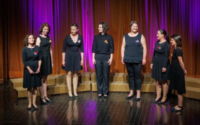 Devojke zapele v družbi pevskih skupin Bele krajine